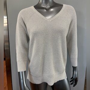 Liz Claiborne Light Gray & Silver V-Neck Pullover Sweater